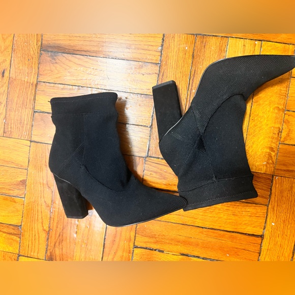 🤩Beautiful boots Halston for women‼️ - Picture 2 of 4